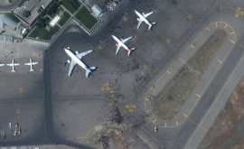 Опубликованы спутниковые снимки хаоса в аэропорту Кабула