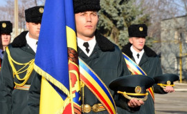 Ministrul Apărării și un grup de militari participă la parada militară de la Kiev