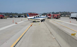 În SUA un avion a aterizat de urgență pe o autostradă