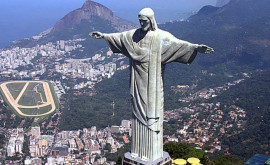 В Бразилии арестовали двух туристов за встречу рассвета на вершине культовой статуи