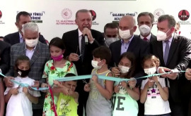 Erdogan luat prin surprindere de un băiețel la un eveniment Ce a făcut copilul 