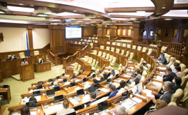 Парламент одобрил кандидатуры пяти членов Центральной избирательной комиссии
