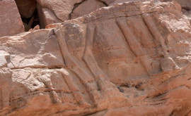 Nişte desene 3D descoperite în deşertul Arabiei sînt mai vechi decît piramidele sau Stonehenge