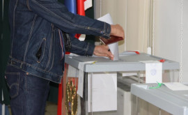 Как российские граждане голосуют в Кишиневе на выборах в Госдуму ФОТО