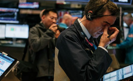 Piețele americane sau prăbușit în urma căderii rețelei sociale Facebook