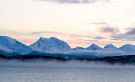 Канадские ученые сообщили об огромной трещине в древнейших ледниках Арктики