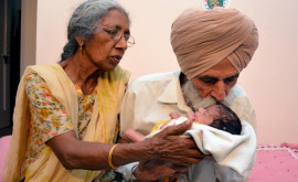В Индии 70летняя женщина впервые стала матерью