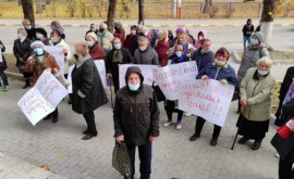 Protest la Bălți Zeci de pensionari au manifestat la sediul PAS și au cerut GAZ