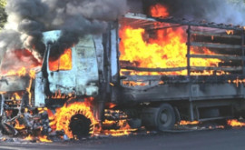 На трассе Кишинев Комрат горит грузовик движение заблокировано