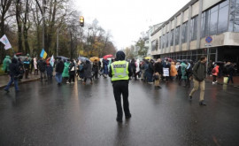 По Украине прошли протесты антивакцинаторов которые блокировали улицы ВИДЕО