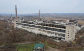 Fabrică de faianță din regiunea Harkov Ucraina demolată prin implozie