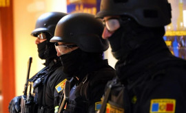 В Бельцах по итогам обысков СИБ задержаны два сотрудника Бюро миграции