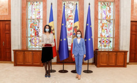 Soprana Valentina Naforniță decorată de președinte cu Ordinul Republicii