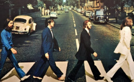Documentarul Get Back îi prezintă pe membrii trupei The Beatles în imagini inedite