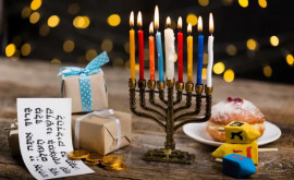 Евреи по всему миру празднуют Хануку