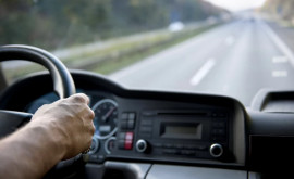 Șoferii nu vor mai fi obligați să poarte permisul de conducere cînd sînt la volan