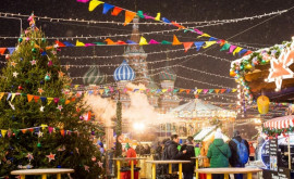 Как выглядит московская рождественская ярмарка на Красной площади