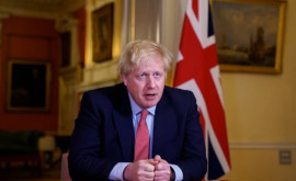 Boris Johnson în centrul unui nou scandal după ce a fost publicată o nouă fotografie cu acesta încălcînd lockdown