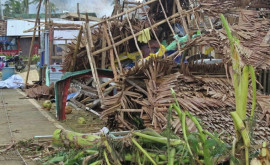 Число жертв тайфуна на Филиппинах превысило 300 человек