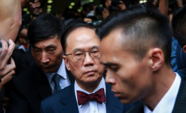 Эксглава Гонконга в суде не признал свою вину