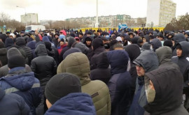 În Kazahstan este luată cu asalt reședința președintelui 