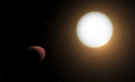 Telescopul spaţial Cheops a descoperit o planetă care are forma unei mingi de rugby