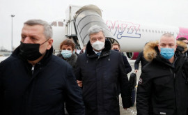 Что случилось с прибывшим в аэропорт Киева Порошенко