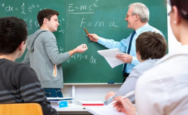 Статистика почти половина учителей в Молдове старше 50 лет