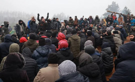Группа мигрантов пыталась прорваться из Беларуси в Польшу в пограничников бросали камни