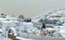 Миконос и все Киклады покрыты снегом в Греции