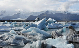 Calota glaciară din Groenlanda a pierdut în 20 de ani aproximativ 4700 de miliarde de tone