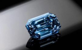 Un diamant albastru rar scos la licitaţie de Sothebys