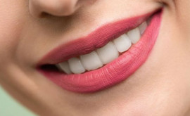 Cercetătorii au creat smalțul dentar sintetic mai rezistent decît dinții naturali