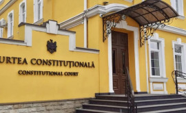 Граждане Молдовы отрицательно оценивают повышение зарплат судьям КС