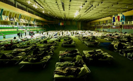 În centrele de plasament al refugiaților din capitală există un deficit mare de lenjerie de pat