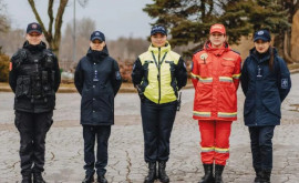 Другое 8 марта Тысячи женщинсотрудников МВД на работе