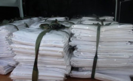 Сотрудники пенитенциарных учреждений подарили беженцам 130 комплектов постельного белья