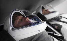 Полет CrewDragon с туристами на МКС отложили Когда они полетят в космос