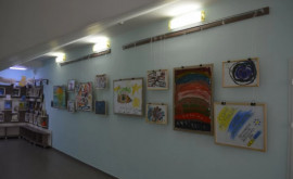 În capitală a fost vernisată о expoziție de artă plastică a copiilor refugiați din Ucraina