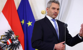 Канцлер Австрии опроверг намерение платить за газ в рублях