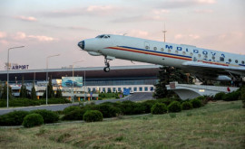 Avionul monument din apropierea Aeroportului din Capitală vandalizat