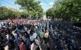 Противники Пашиняна вновь перекрыли улицы в Ереване