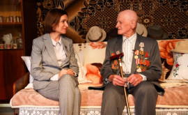 Maia Sandu în vizită la un veteran din cel deal Doilea Război Mondial