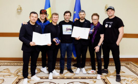 Группа Здоб и Здуб и братья Адваховы награждены МИД Молдовы