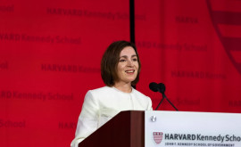Санду выступила с речью в Гарвардской школе