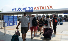 В Анталии задержали самолёт с молдавскими туристами