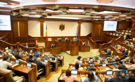 Replici acide în Parlament Opoziția și guvernarea sau luat la harță 