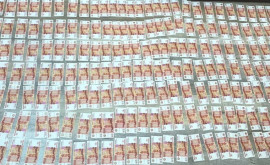 Două milioane de ruble rusești și o mie de dolari falși au fost scoși din circulație