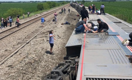 В США пассажирский поезд сошел с рельсов есть жертвы