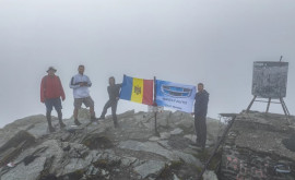 Захватывающее дух видео восхождения молдавской команды на вершину горы Петросул Родней 